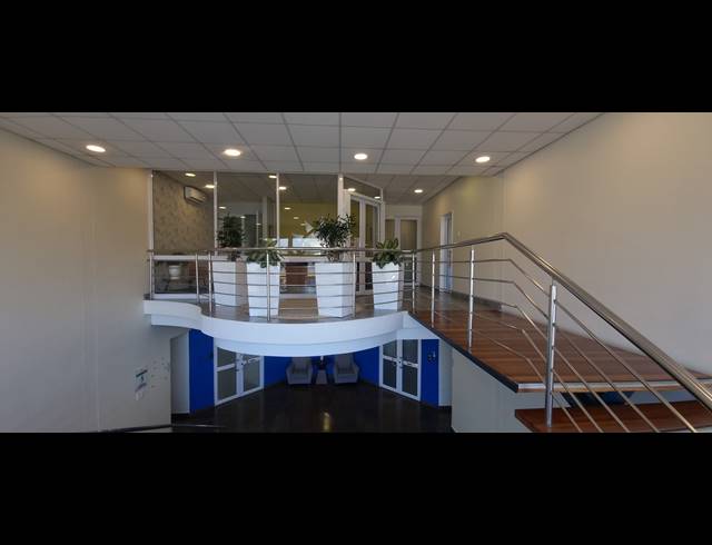 101M² OFFICE TO LET IN HILTON CENTRAL